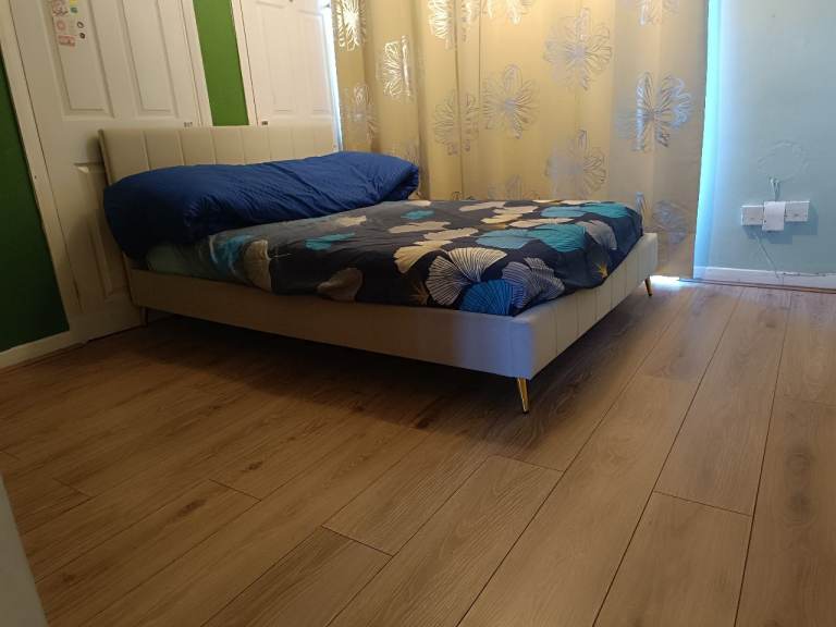 Double Room to let for single occupancy at Ashdown walk, Romford (RM7 8HL)