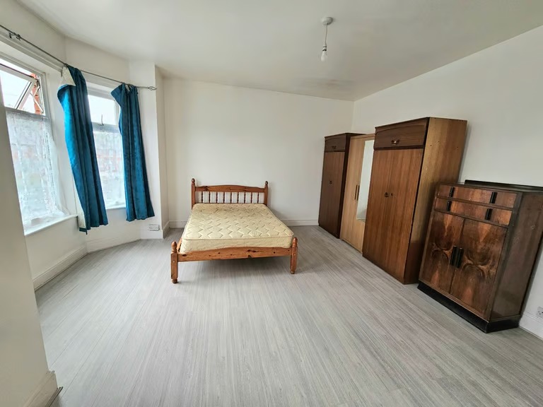 3-Bedroom Victorian House at Beresford rd, Longsight M13