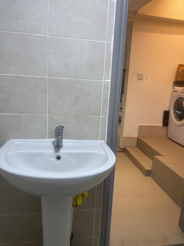 Single bed flat to let