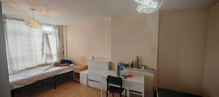 Double room - Canary Wharf, Isle of Dogs, London £200pw (E14 3HD)
