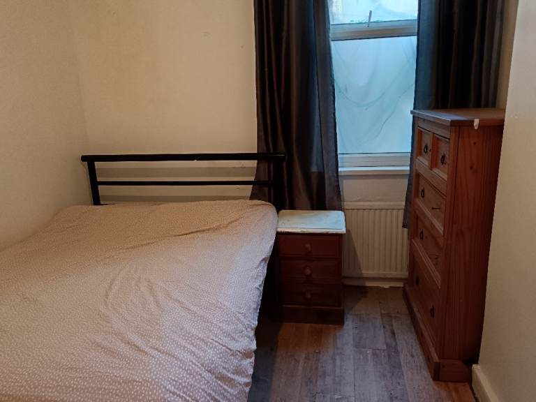 Double room to let at Green st, Upton Park E13 9DA