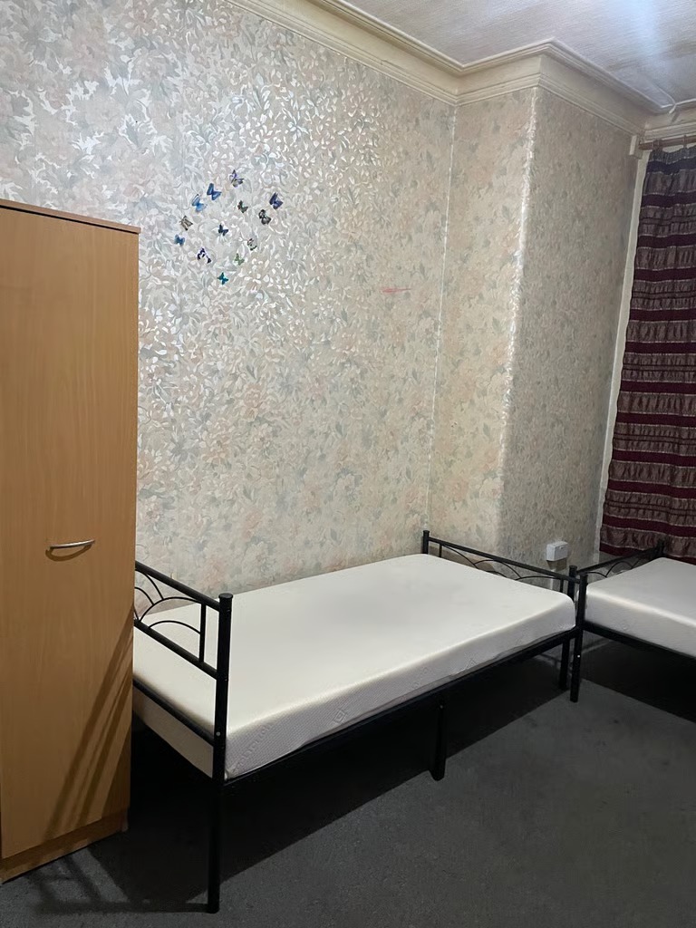 Single room to let