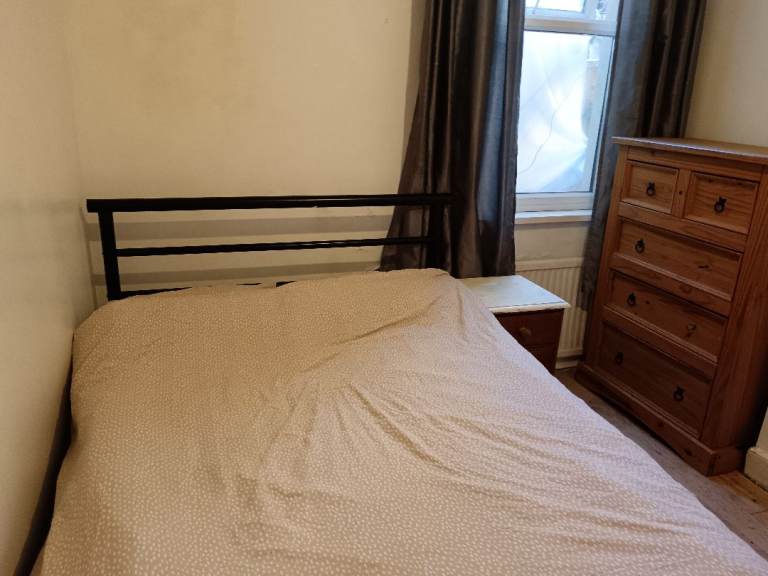 Double room to let at Green st, Upton Park E13 9DA