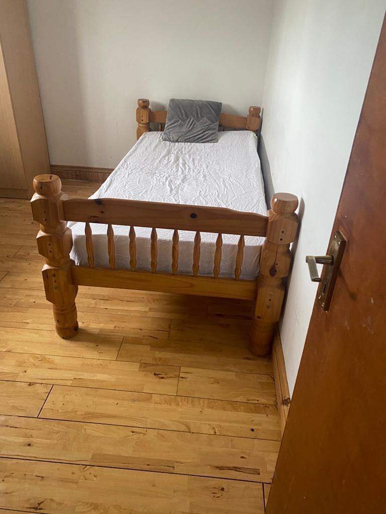 SPACIOUS CLEAN FURNISHED SINGLE ROOM - CLOSE TO TRAIN TUBE AND BUSES Ilford, London £650pm(IG1 2JL)