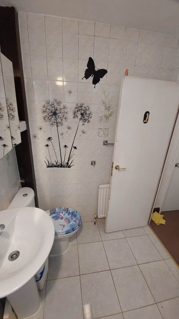 Spacious double room in a sharing house at Rokeby st, Stratford (E15 3NS)
