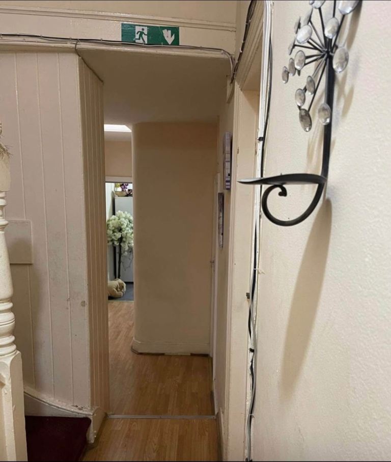 Double bedroom available in fully furnished property (UB1 1JR)