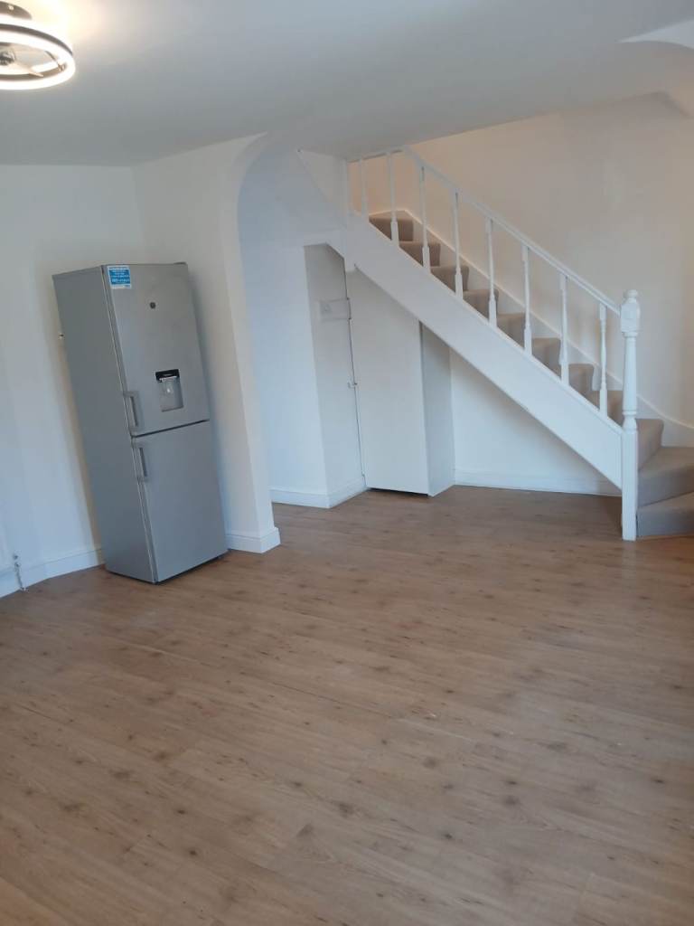2 Double Rooms at Green Ln, Near Chadwell heath station (RM8 1DB)