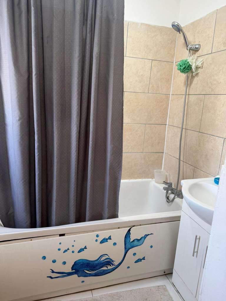 2 Bed Flat (maisonette) to rent in Harlingon (UB3 5LT)