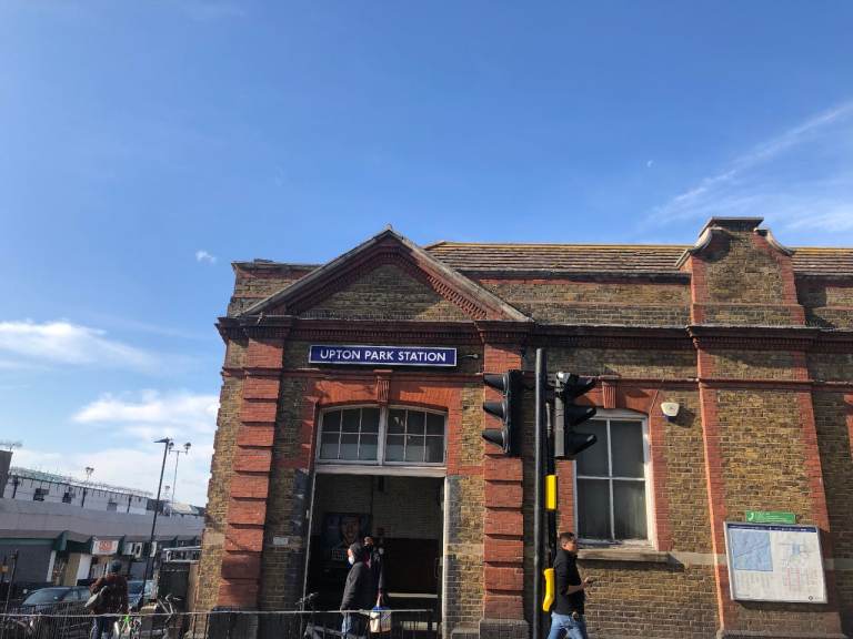Double room to let at Green st, Upton Park E13 9DA