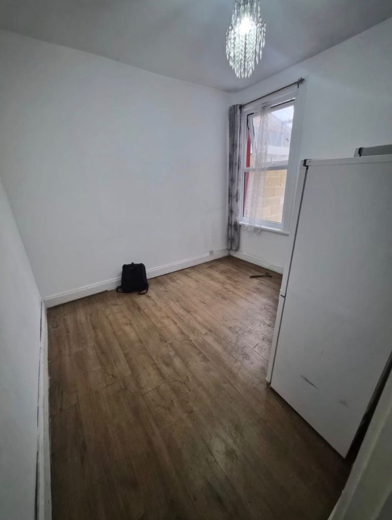 4 Bedroom house to rent directly off Ilford Lane Barking, London £2,150pm (IG1 2NG)