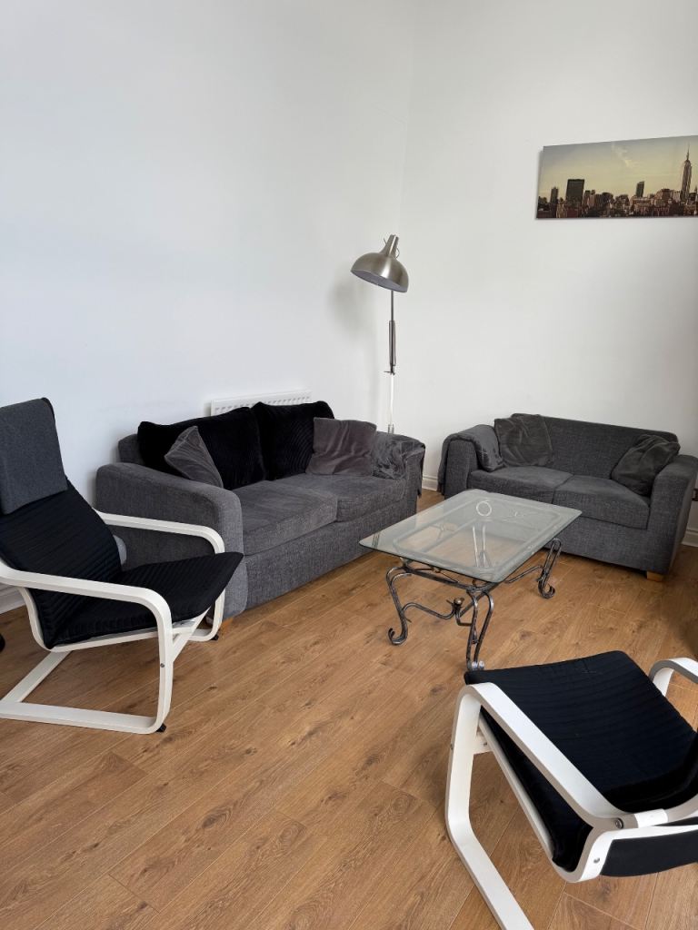 WEST END - 4 BEDROOM / 3 BATHROOM PENTHOUSE (G3 8GE)