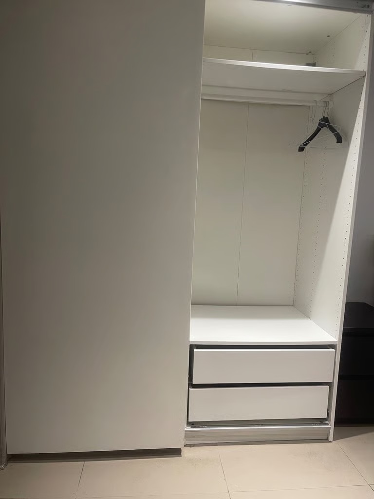 Single bed flat to let